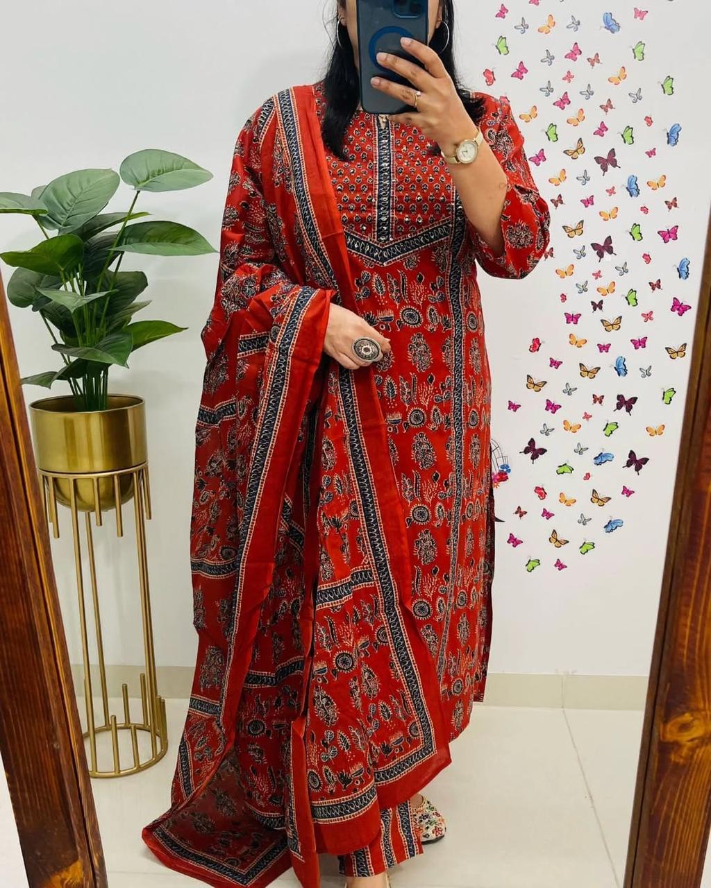 NEW 2 COLOUR LUNCHING Voluminous Beutiful Suit Set
