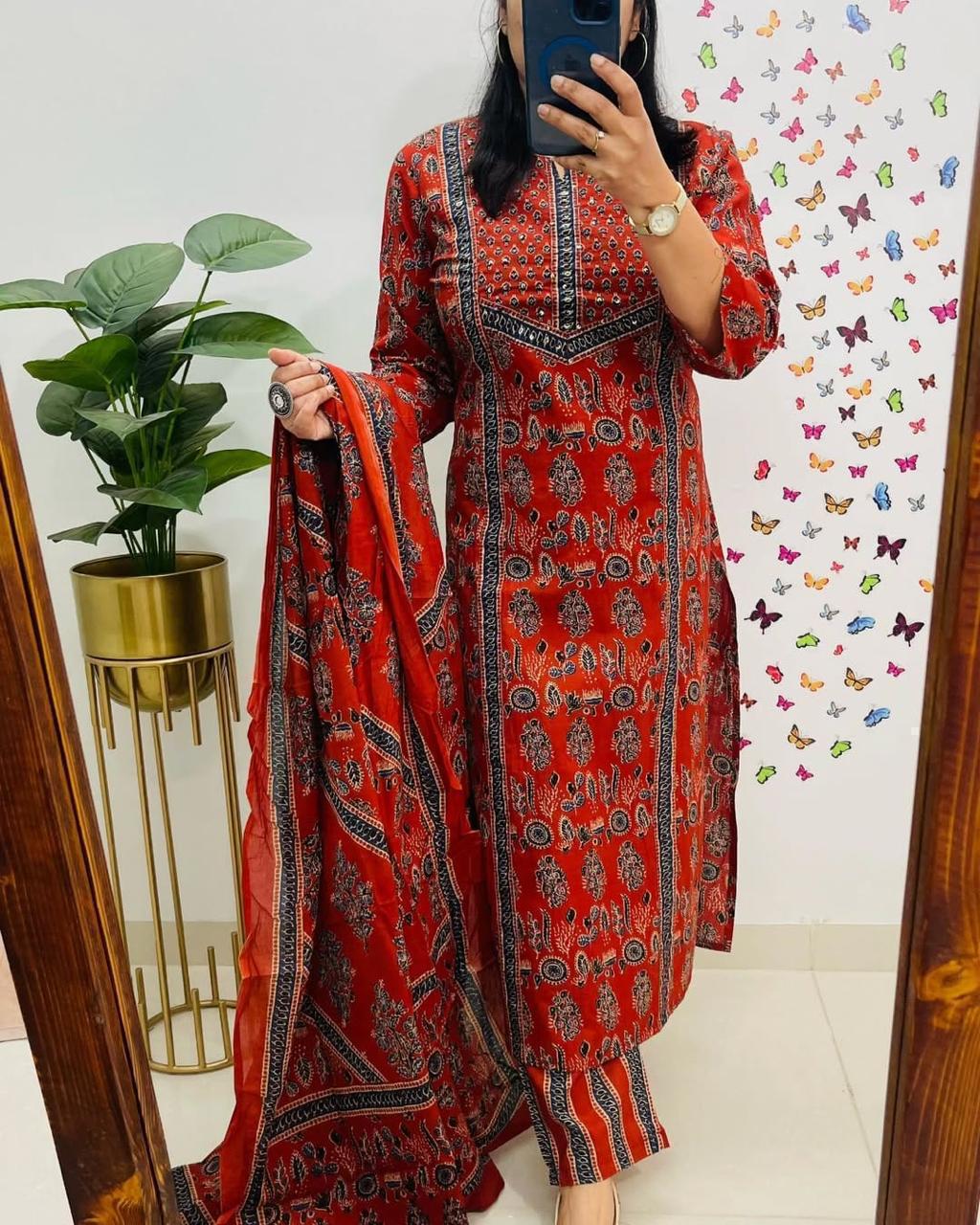 NEW 2 COLOUR LUNCHING Voluminous Beutiful Suit Set