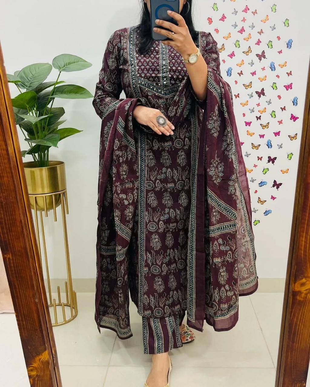 NEW 2 COLOUR LUNCHING Voluminous Beutiful Suit Set