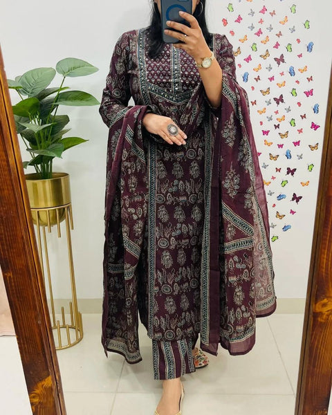 NEW 2 COLOUR LUNCHING Voluminous Beutiful Suit Set