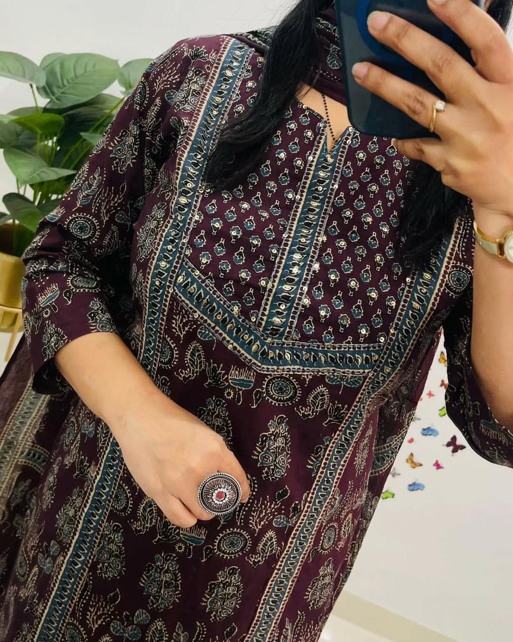 NEW 2 COLOUR LUNCHING Voluminous Beutiful Suit Set