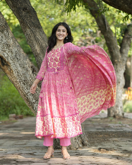 YOU LOOK PRETTIEST in Anarkali