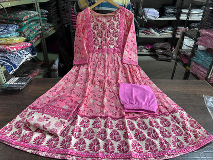 YOU LOOK PRETTIEST in Anarkali