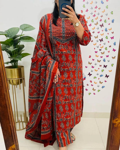NEW 2 COLOUR LUNCHING Voluminous Beutiful Suit Set