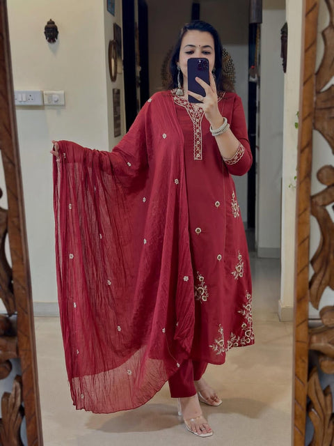 New Embroidery Work Kurti And Pant With Dupatta Set For Women's