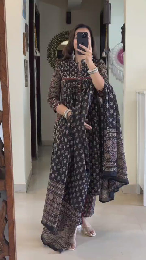 Trendy Cotton Kurta Set For Indian Women's And Girls